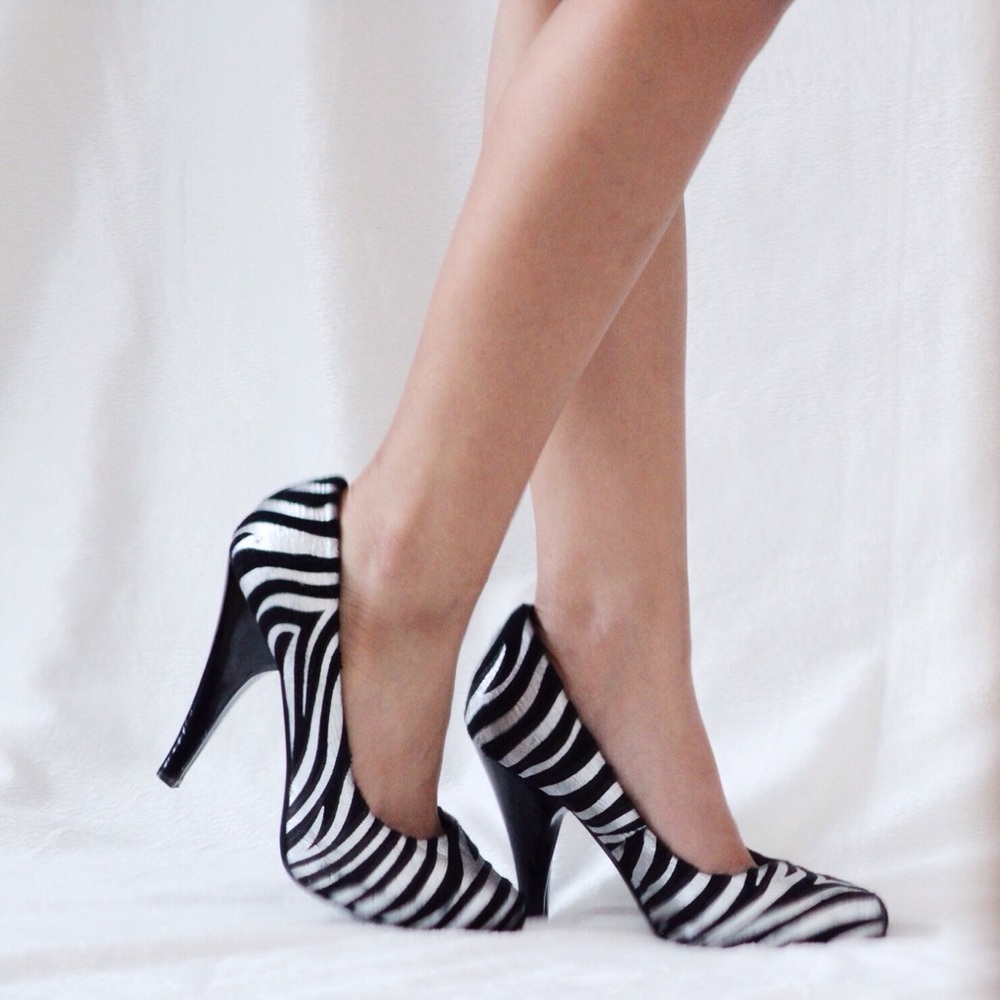 Anne Michelle Sucess Metallic Zebra Print Heels